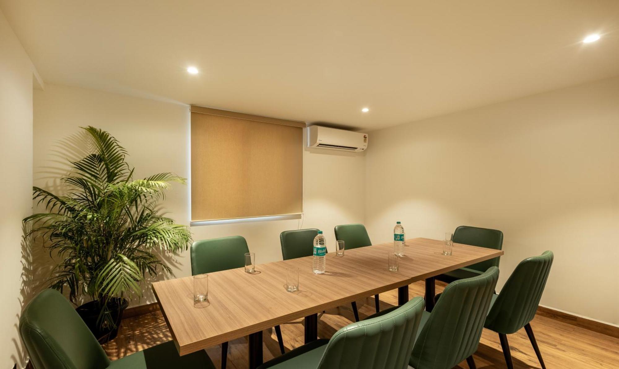 Treebo Premium Vapr Ashok Nagar Hotel Chennai Exterior photo